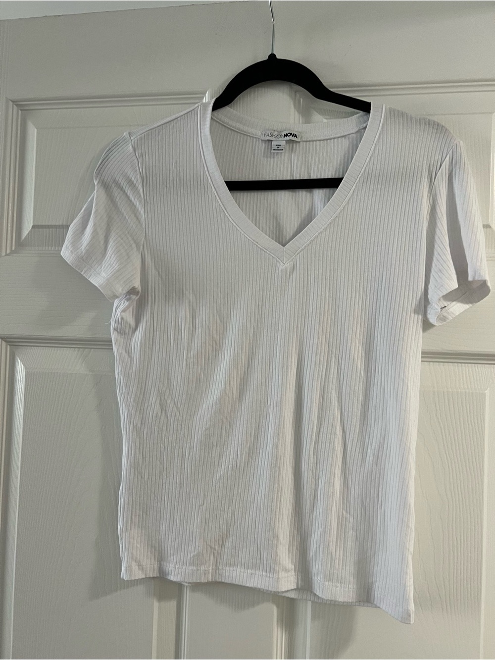 Fashion Nova Women’s White Ribbed V-Neck Tee